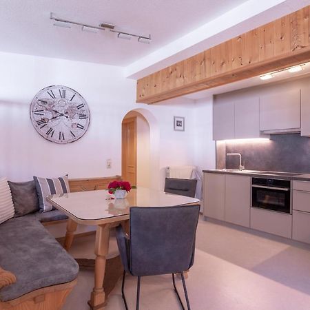 Haus Praxmarer Διαμέρισμα Σανκτ Αντόν αμ Άλμπεργκ Εξωτερικό φωτογραφία